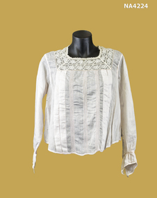 Pale pink muslin with cream lace trim & long sleeves with spoke stitched cuffs.