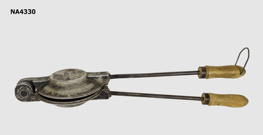 Jaffle iron