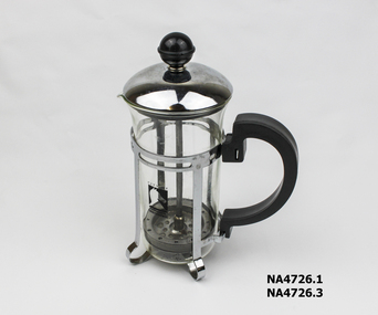 Coffee plunger and metal beaker