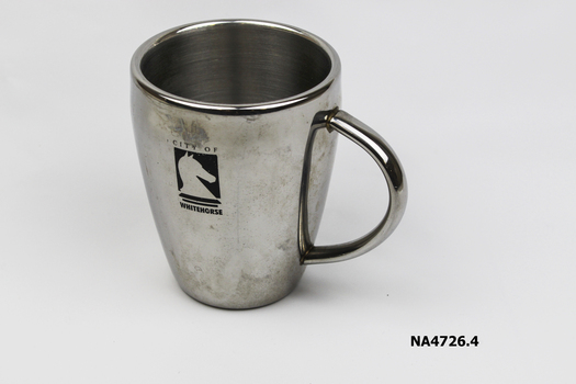 Coffee plunger and metal beaker