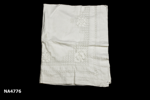 Llong white fine cotton table cloth. 