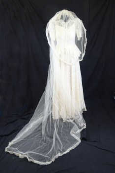 1948 Long Tulle cream wedding veil