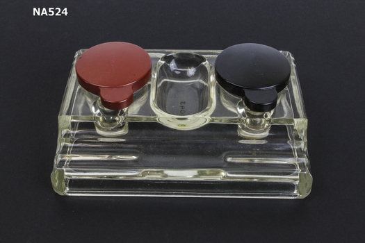 Heavy glass ink well