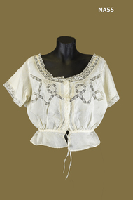 Pure silk camisole. Fine pintucks. 