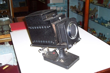 OTICISCOPE An early slide  projector.  