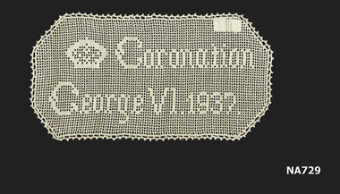 Decorative object - Crochet doily