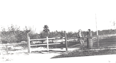 Julius and Edith Draeger on their property 'Dresden', Glebe Street, Forest Hill.