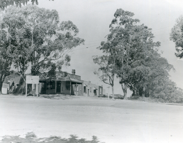 Photograph, Pannam's Corner Store