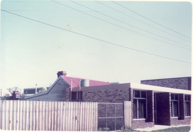 Black and whitephoto of old house in Alfred Street
