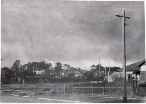Black and white photo of Corner South Parade and Main Street, Blackburn.
