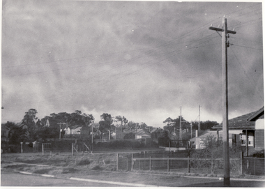 Black and white photo of Corner South Parade and Main Street, Blackburn.