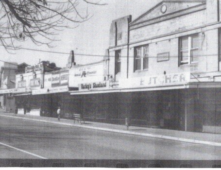 B/W strip photo of South Parade and Gardenia Street 