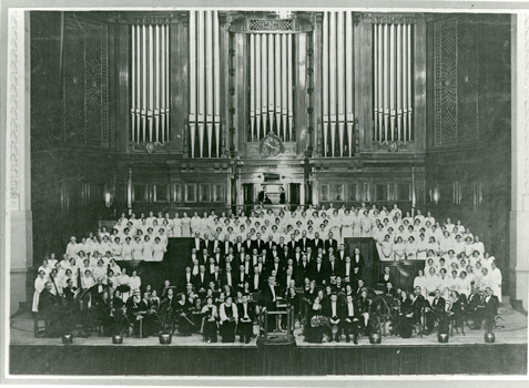Black and white photo of Mitcham Choral Society, as part of the Wesley Festiva