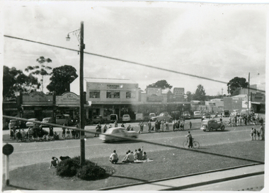 Photograph, Whitehorse Road Mitcham, 1950s