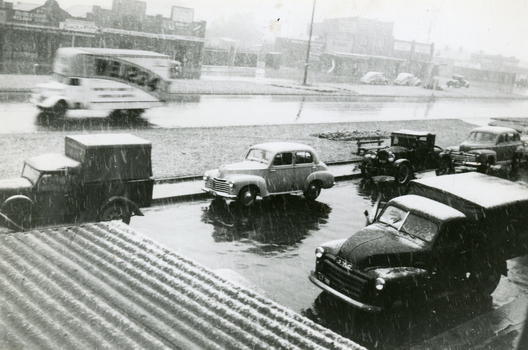 Black and white photo of snow falling in Mitcham looking north August 1951.