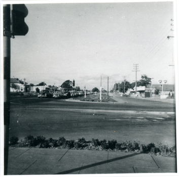 Black and white photo of Whitehorse Road, Mitcham
