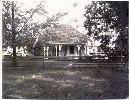 Black and white photo of home of Captain Longland