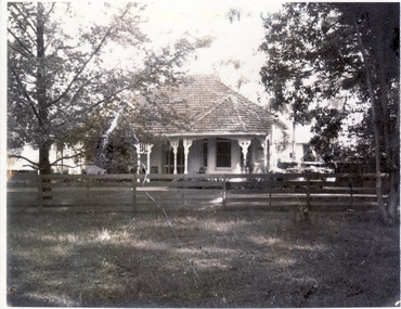Black and white photo of home of Captain Longland