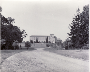 Whitefriars Seminary, Park Orchards showing wide drive to the house.