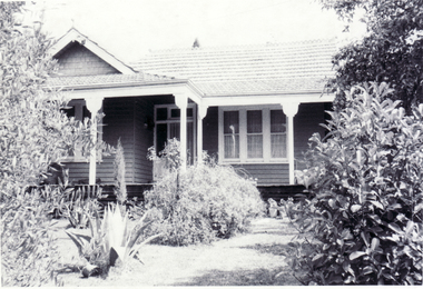 Black and white photo of dwelling on north-west corner of Mitcham Road and Delhi Street, Mitcham has been demolished and replaced with two brick units.