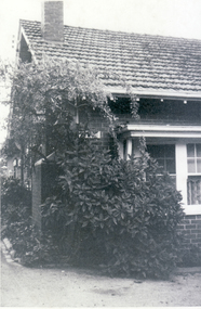 Black and white photo of home of Edgar Fredrick Walker.  Now the home of Dr. Inches. Benares Street, Mitcham
