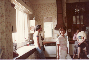 Coloured photo of kitchen of 5 Longland Avenue, Heatherdale