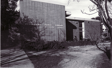 Black and white photo of Blackburn branch of Nunawading Library