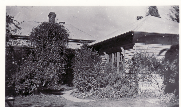 Black & white photo of 'Wildwood', Bakers Road Blackburn, home of Mr and Mrs G. W. Brocklesby between 1916 and 1937. 