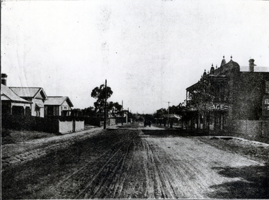 Black & white photo of Railway Parade from Blackburn Railway Station to the Estate 1923.