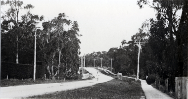 Black & white photo of Blackburn Road looking South in 1936.
