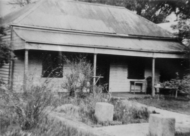 Black & white photo of Blackburn Creek Hotel, 1865-1870