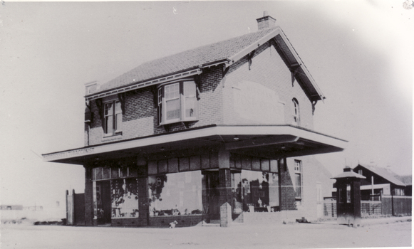 Black and white photo of Mitcham Post Office, corner Whitehorse Road and Station Street, Mitcham