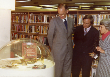 Photograph, Opening of Nunawading Library