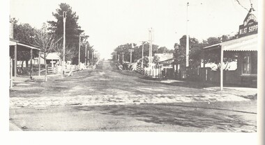 Black and white photo of Blackburn Road looking south to Railway Road. !918.