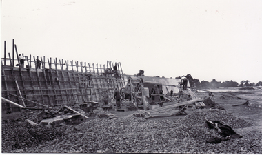 Black and white photo of Construction of Mitcham Reservoir in 1922.