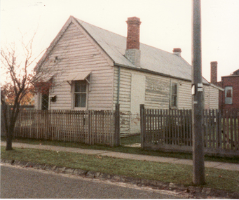  Coloured photo of building believed to be one of the oldest houses in Mitcham.   Stood on Eastern side of Edward Street.