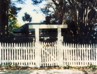 Photograph, Victorian House in Mt. Pleasant Road, Nunawading, 1987-88