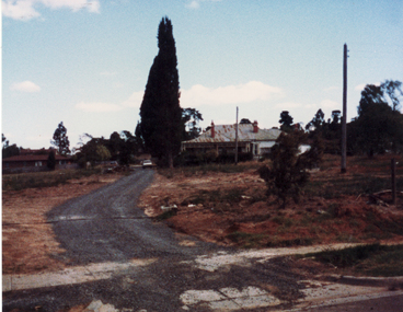 Photograph, Pioneer's House, S.W. corner of Canterbury and Heatherdale Roads, Mitcham, C.1987-88