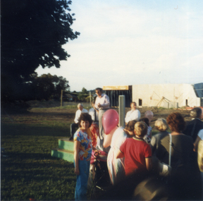 Photograph, Unveiling Plaque at Nunawading Arts Centre, 1/01/1986 12:00:00 AM