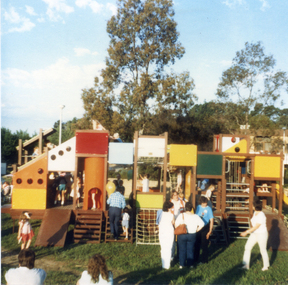 Photograph, Unveiling Plaque at Nunawading Arts Centre, 1/01/1986 12:00:00 AM