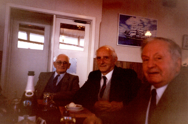 Photograph, Group at Eastern Region's Weekend at Lakes Entrance, 1/11/1990 12:00:00 AM