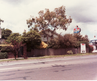 Photograph, House next door to Garage, former Methodist Property - Victoria House, C.1988