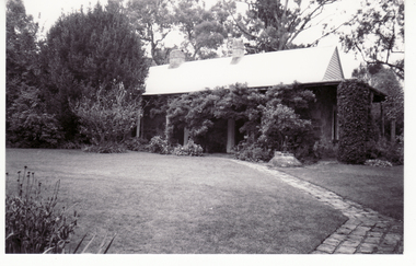 Photograph, Front of Schwerkolt Cottage, 1/02/1994 12:00:00 AM