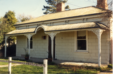 Photograph, House owned by I'Anson Family