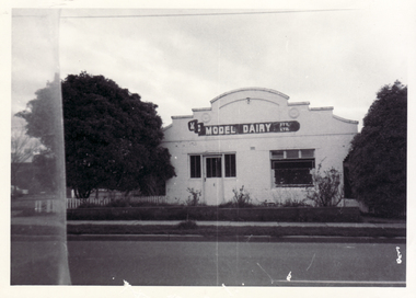 Photograph, Davin's Dairy, C.1977