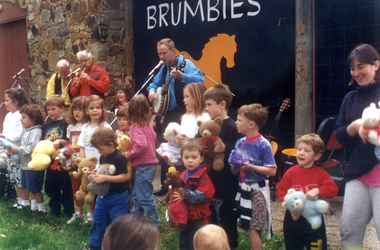 Photograph, Children singing at Friends of Schwerkolt Cottage Wisteria Party, 1/10/1995
