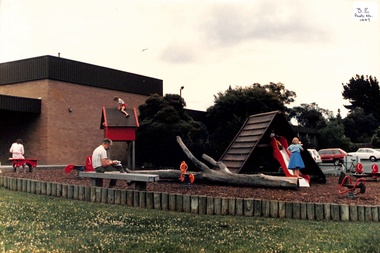 Coloured photo of Nunawading Recreation Centre.