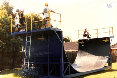 Coloured photo of Mobile Skate Board Ramp
