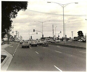 Black and white photo of Springvale Road looking South.