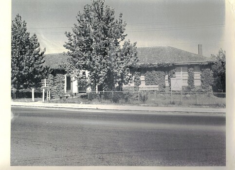 Black and white photo of Mitcham Road Frontage of Mitcham State School.
